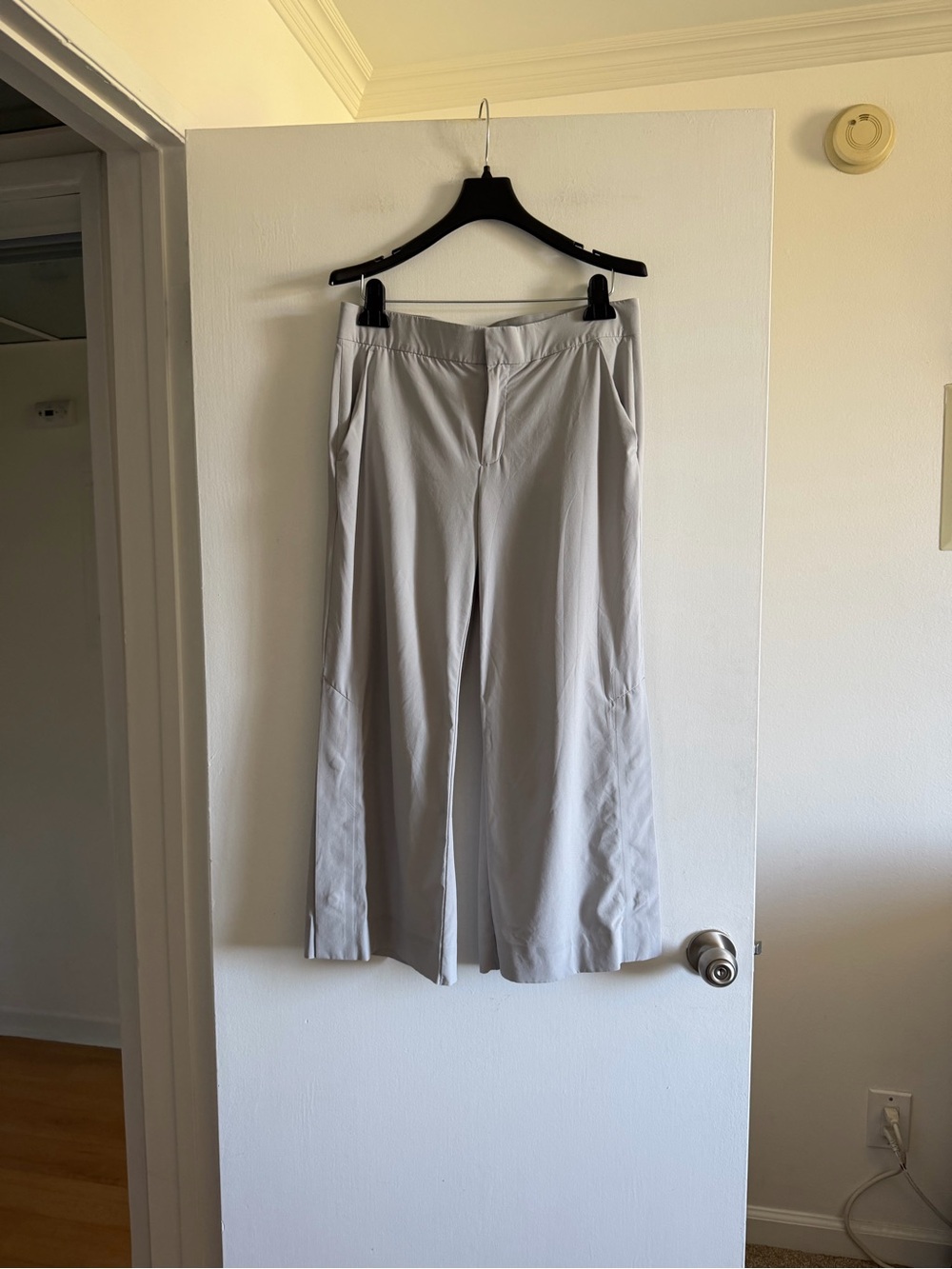 Athleta Tribeca Crop Pant Tern Gray Commuting Stretch Comfort Travel size 8 EUC - Picture 6 of 13